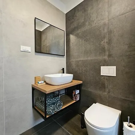 Jandom Apartment *