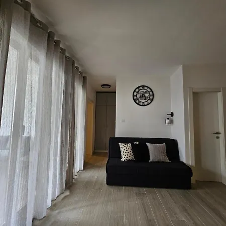 Jandom Apartment *