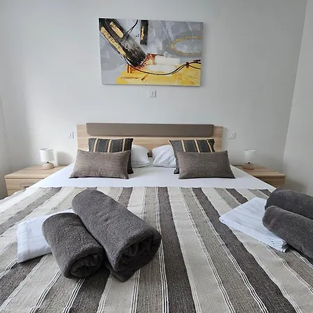 Jandom Apartment