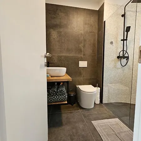 Apartment Jandom *