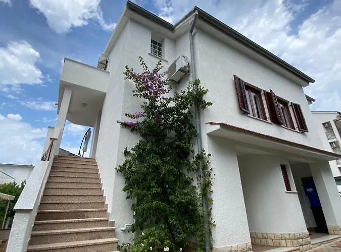 Jandom * Малинска