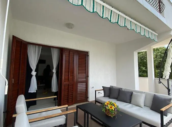 Jandom Малинска