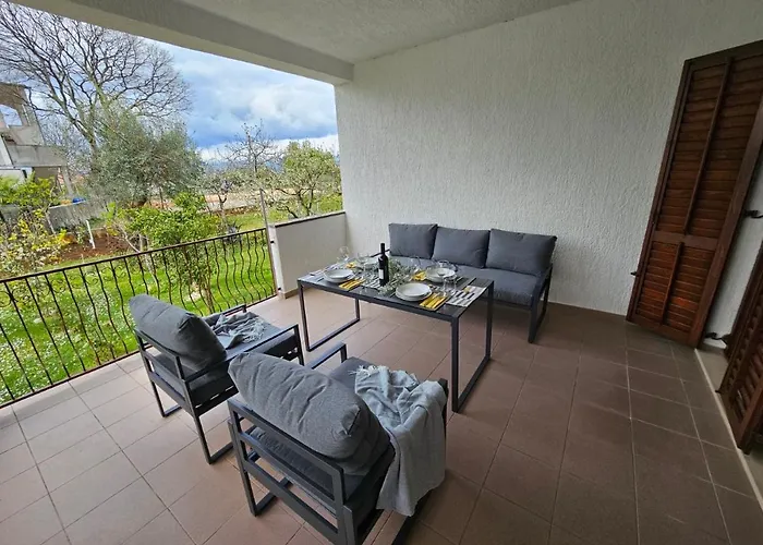 Jandom * Малинска