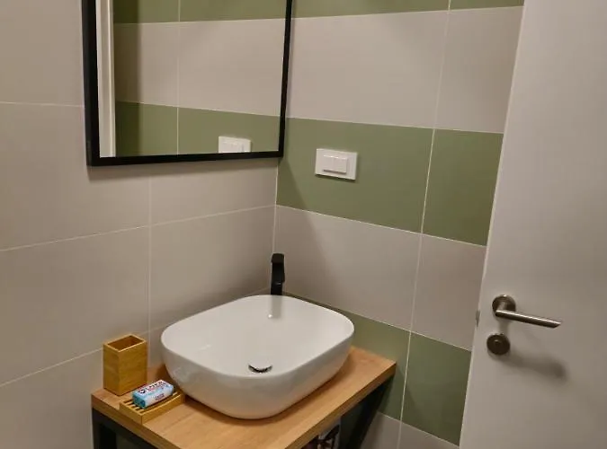 Jandom Малинска