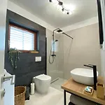 Jandom Apartman *