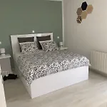 Jandom Apartman *