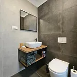 Jandom Apartman *